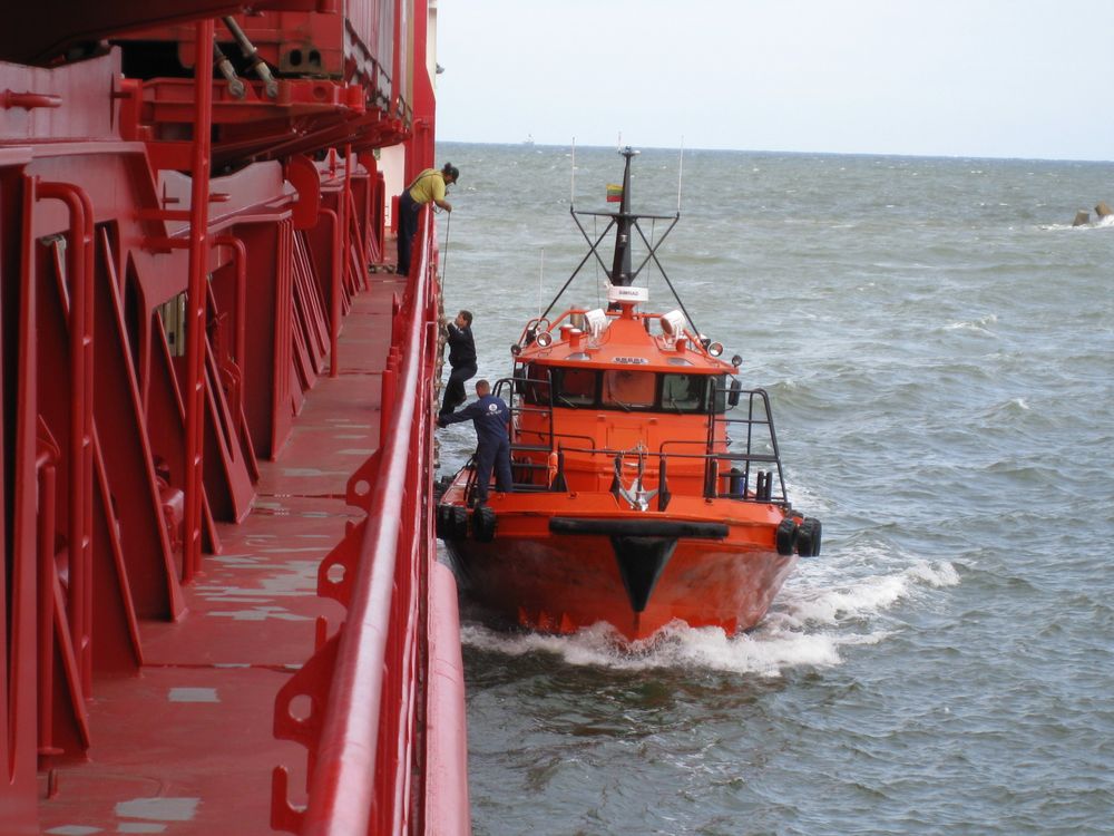 Lotse Geht An Board D9501678 Bffe 4e0c Ae5e A54ab9747b64